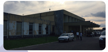 基桑加尼機場因屋面增加水箱、墻面增加幕墻等建筑物功能提升改造而增加荷載，對原有建筑質(zhì)量進行檢測鑒定